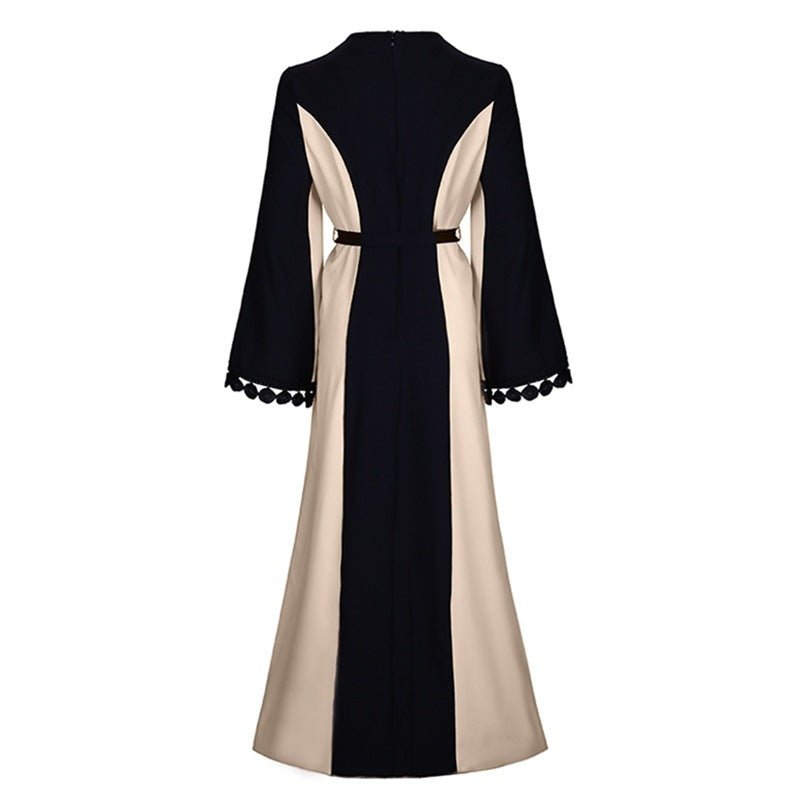 Abaya Syra beige noir - vue portée élégante