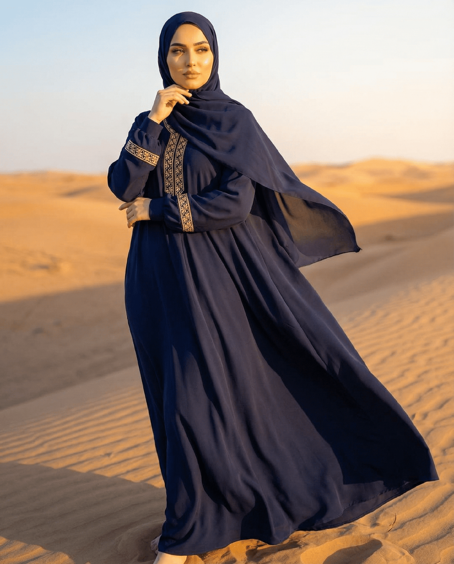 Abaya Inaya OnFleek - motifs ethniques contrastés